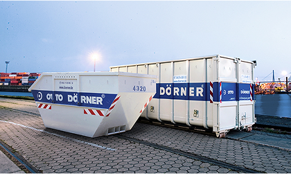 Zwei Mulden von Otto Dörner in verschiedenen Größe